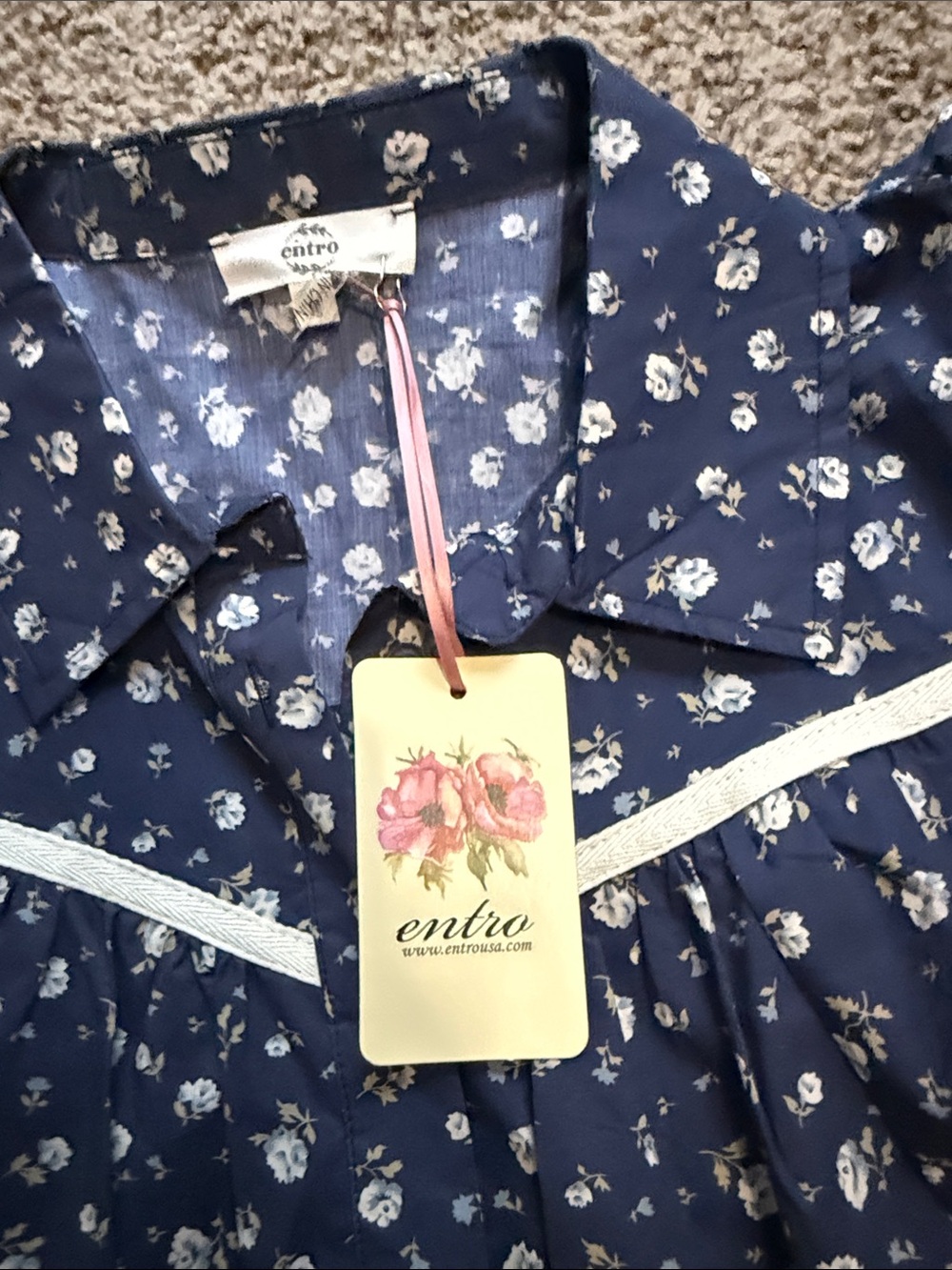 Entro Women’s Floral Puff-Sleeve Peplum Top with Cream Trim - Picture 3 of 6
